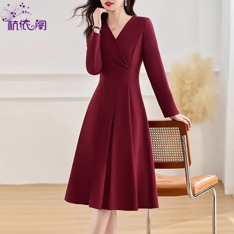 红色连衣裙女长袖2025春季新款高级感小个子气质修身显瘦v领裙子