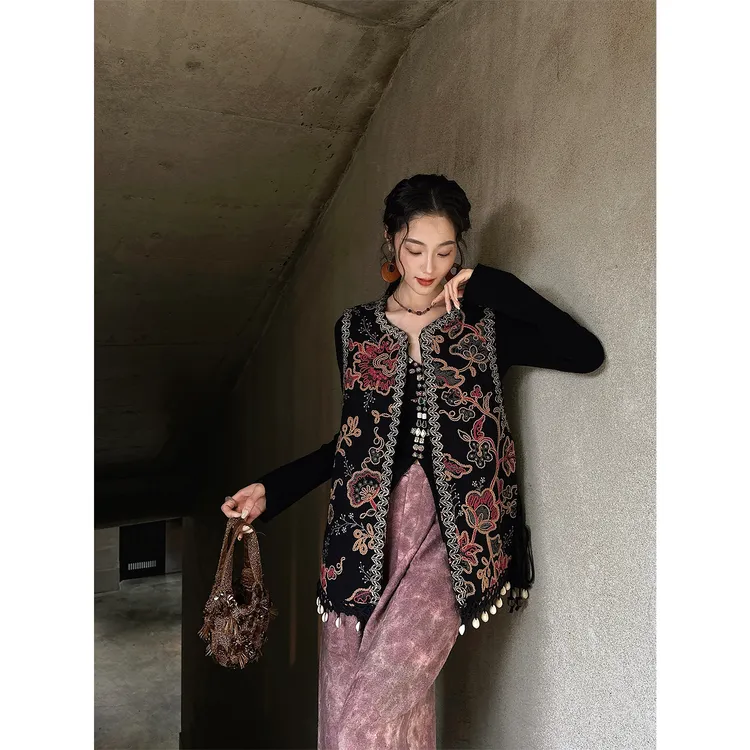 三吉黑花【断桥雪】2025新今年流行爆款新中式民族风铃动绣花马甲