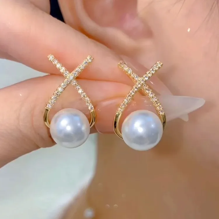 锌合金耳饰 耳钉小众原创设计轻奢金色耳饰女运动风素款经典