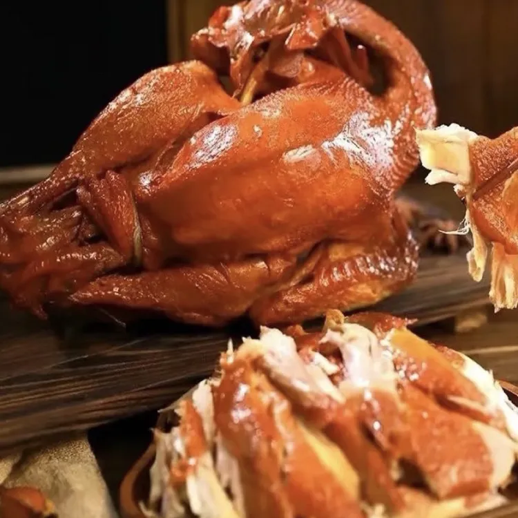 【乡村瑞瑞】孙大姨李庄烧鸡鲜香入味，肉质紧实