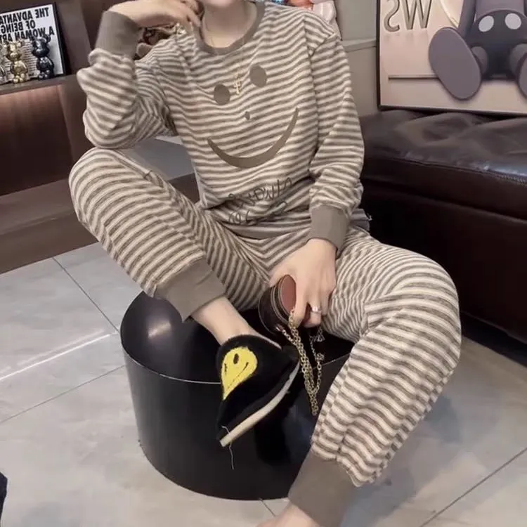 冬日暖绒笑脸条纹家居服睡衣套装