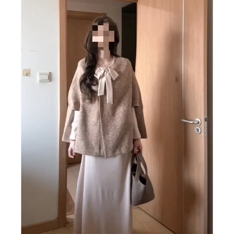 2025秋季新款女法式气质宽松斗篷外套V领系带收腰显瘦长袖连衣裙