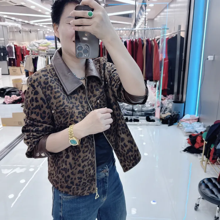 韩货高级豹纹大码百搭拼接蛋白皮领外套7701品