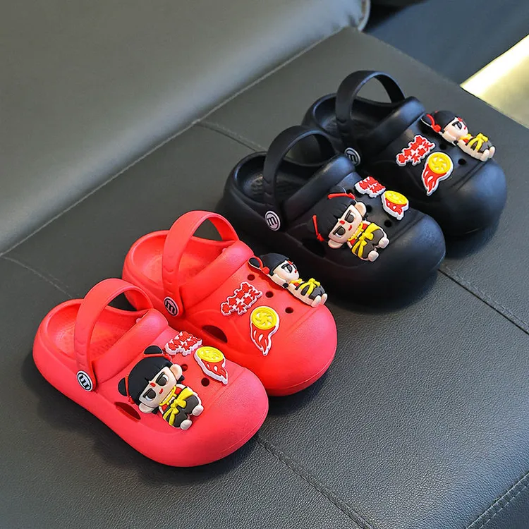 哪吒拖鞋儿童洞洞鞋男童夏季新款卡通防滑室内女童外穿包头鞋凉鞋