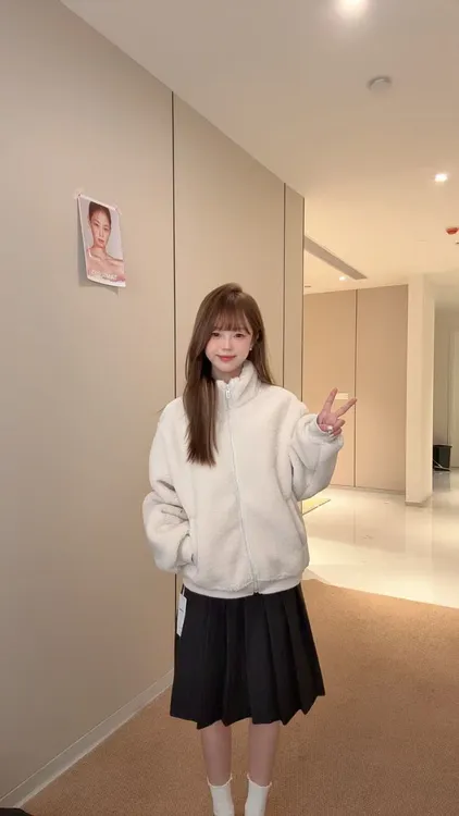 YM·“暖绒系列”糕糕毛宽松立领加绒加厚百搭显高保暖休闲外套卫衣