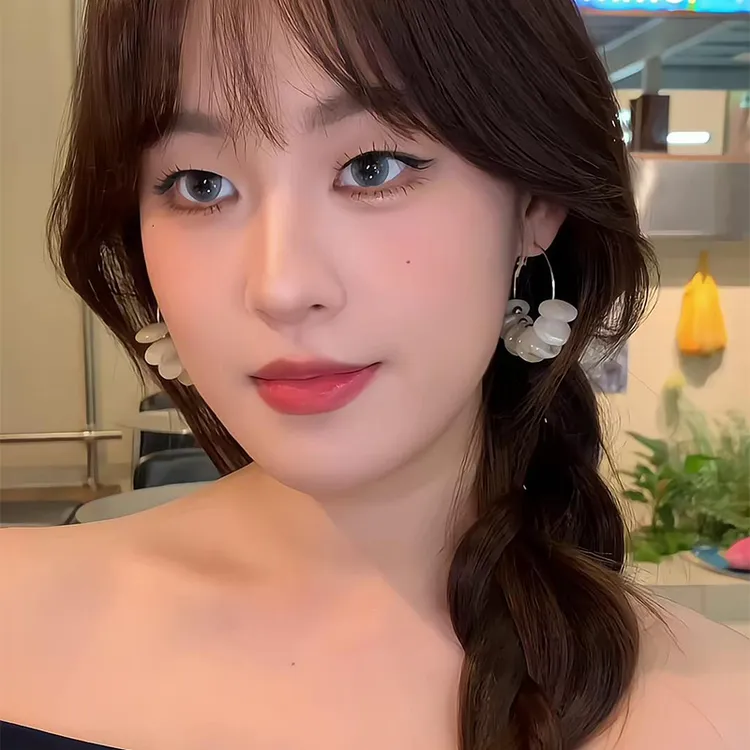 铜合金耳饰 个性米色扁珠大圈耳环耳饰时尚轻奢耳钉