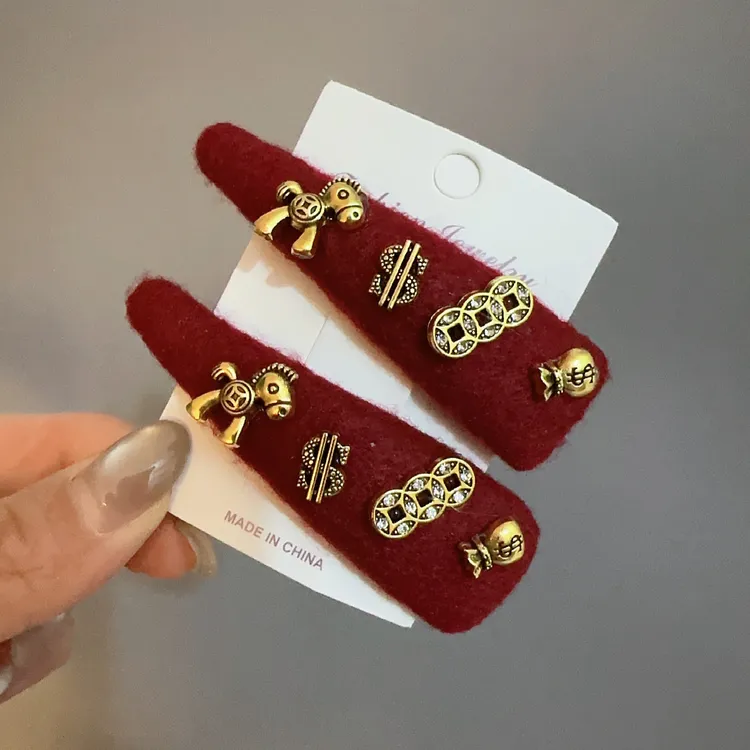 马上有钱中国红色可爱过年氛围感掰掰夹休闲风发夹送福气礼品发饰