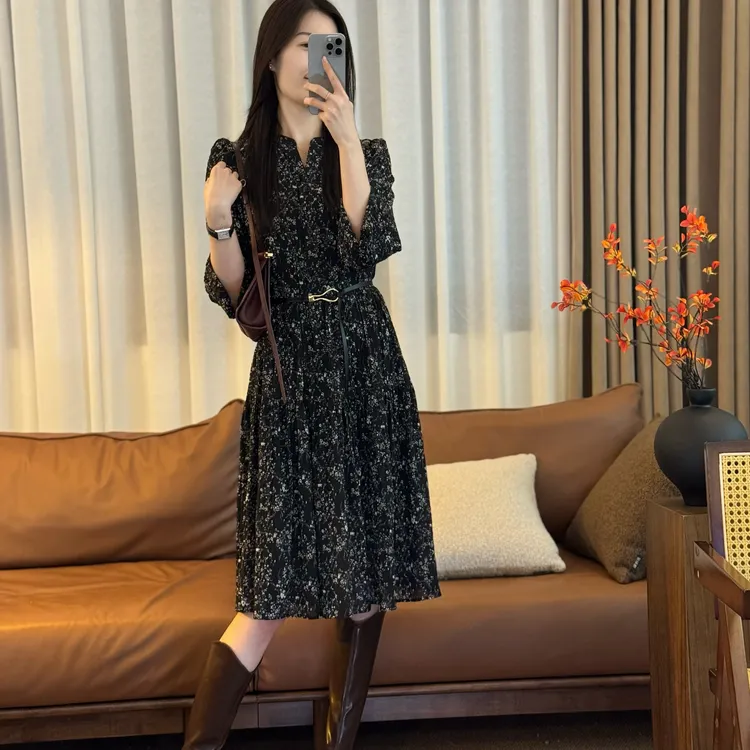 MOL CHIC"青鸾"25秋款小碎花连衣裙女做皱肌理感印花莫兰M25105-1