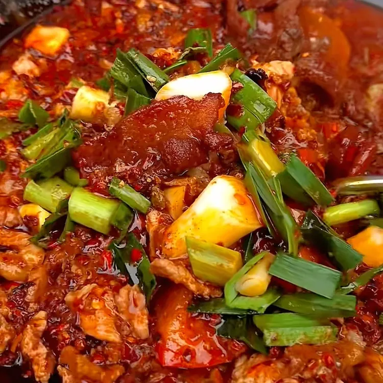 贵州本地农村地摊火锅豆豉火锅底料贵州特产油辣椒辣椒酱上热门