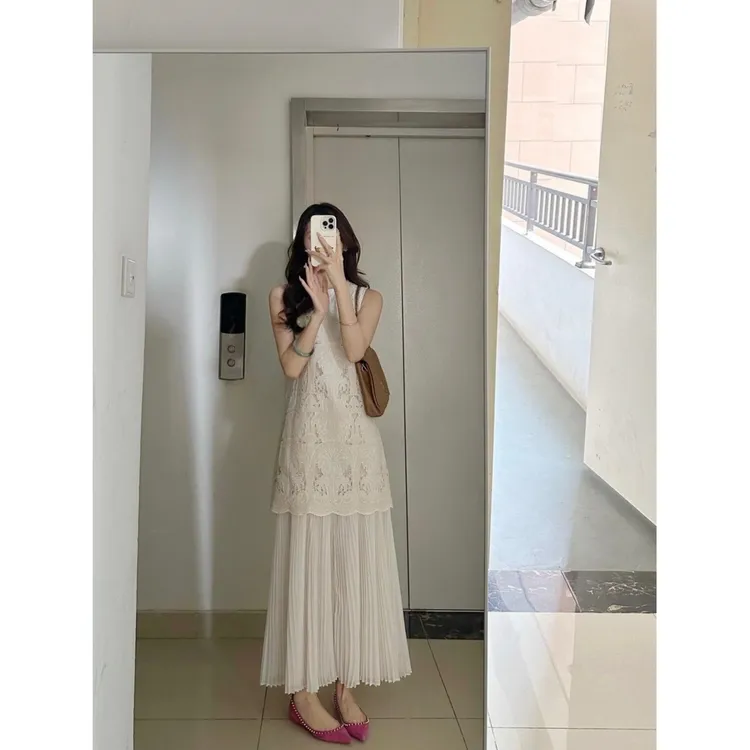 法式复古温柔风重工镂空钩花假两件百褶无袖背心连衣裙女气质长裙