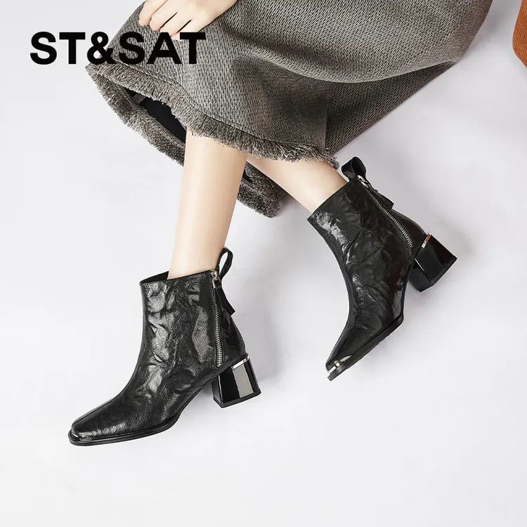 星期六圆头高颜值马丁靴女秋季新款加绒厚底2025流行小短靴女