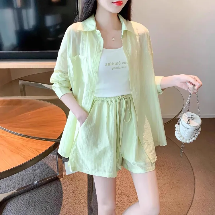 闲 套装女夏季薄款2025新款透气防晒衬衫吊带上衣短袖短裤三件套