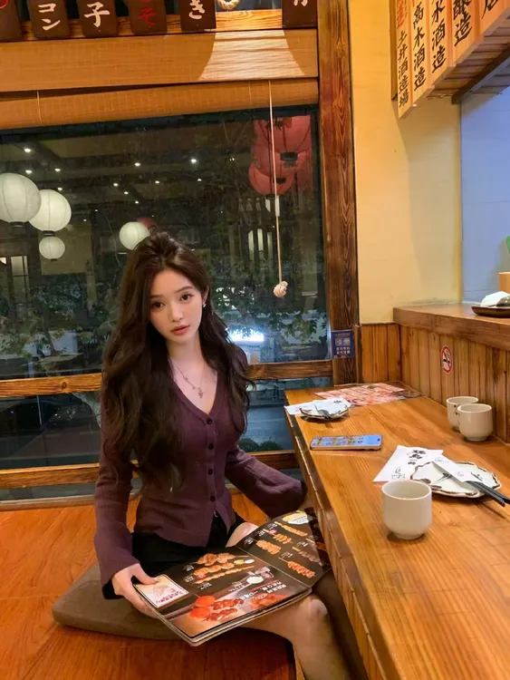 灰色休闲短裤女早春季2025新款气质直筒百搭高腰显瘦小众阔腿裤子