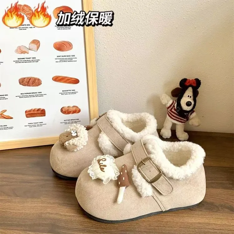 可爱卡通挂件小众时尚休闲百搭平底勃肯鞋加绒保暖舒适韩版棉鞋