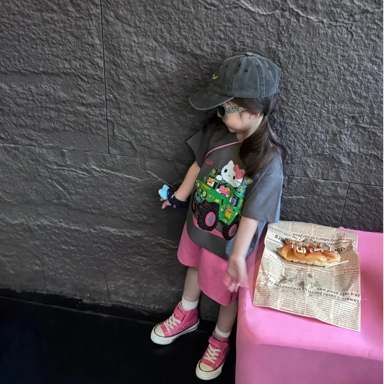 小思女童2025夏季新款休闲套装韩版甜美卡通猫短袖树莓粉五分短裤
