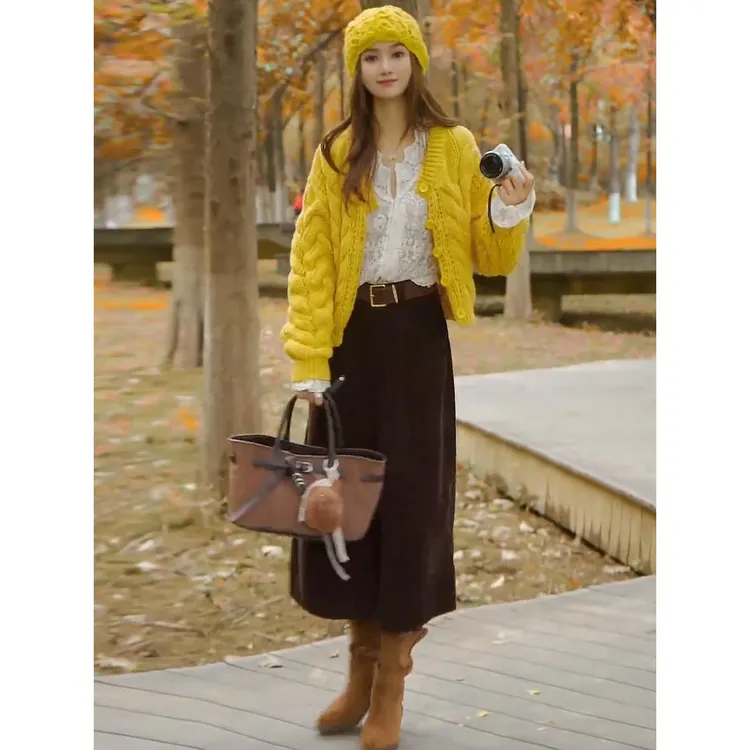 秋冬穿搭一整套女装小香风软糯黄色毛衣蕾丝打底阔腿裤三件套装