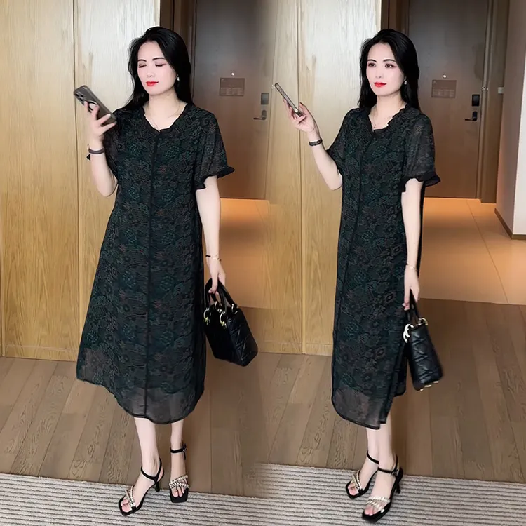 中老年妈妈宽松碎花连衣裙2025新款女夏季遮肚子显瘦气质中长裙子