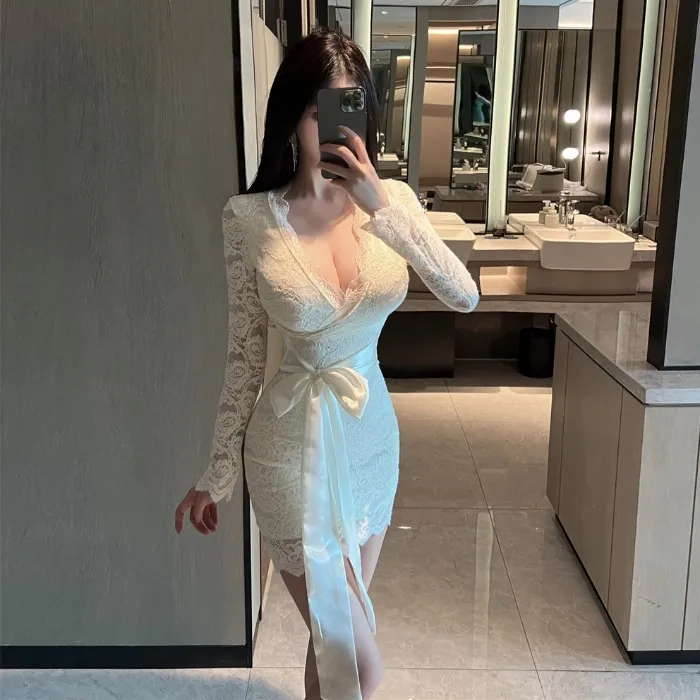 2025春季新款深V领睫毛蕾丝长袖修身包臀裙蝴蝶结系带收腰连衣裙