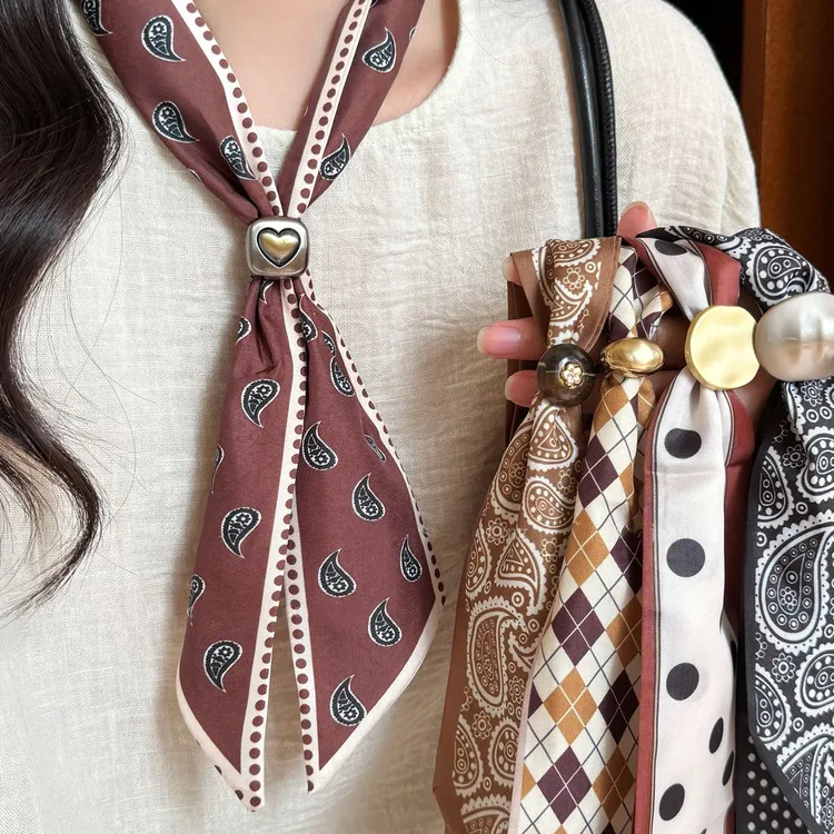 非金属布艺项链 腰果花波点丝巾项链项链女秋冬复古高级感毛衣链