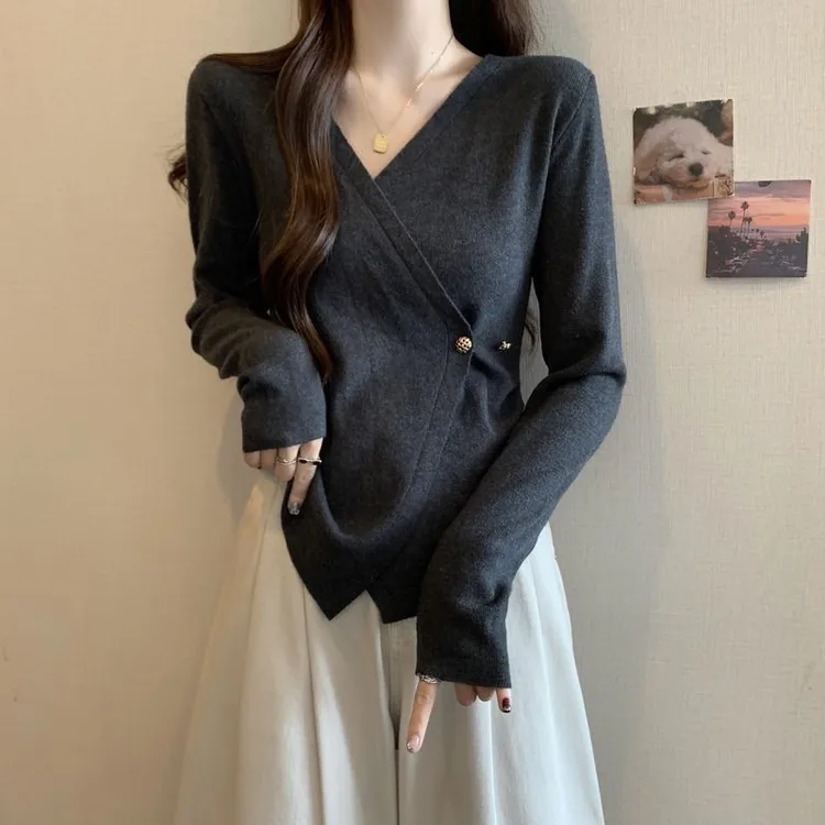 大码交叉不规则V领长袖T恤女春秋新款洋气宽松显瘦遮肉正肩上衣女