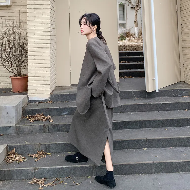 灰咖色法式气质V领小香风套装裙女2025春季新款外套半身裙两件套