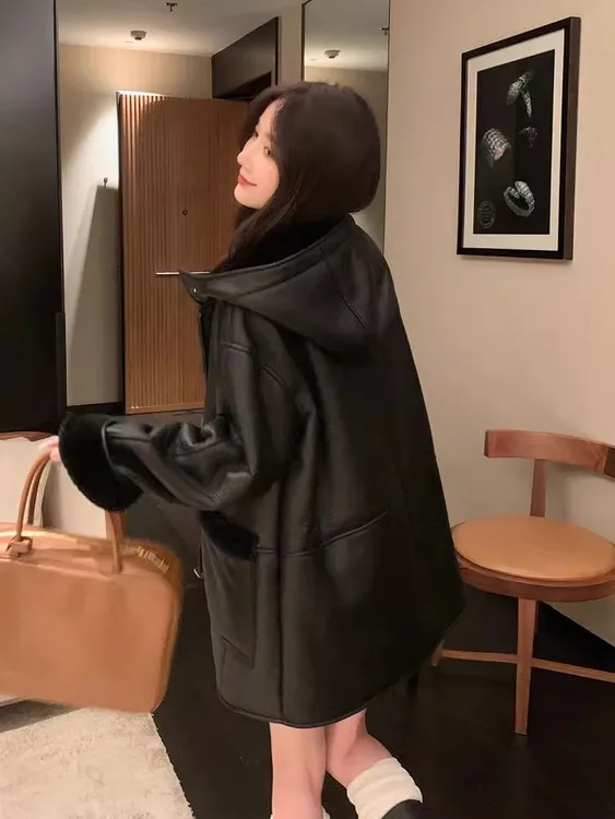 美利奴皮毛一体外套女2025冬季流行气质新款高级连帽中长皮草大衣
