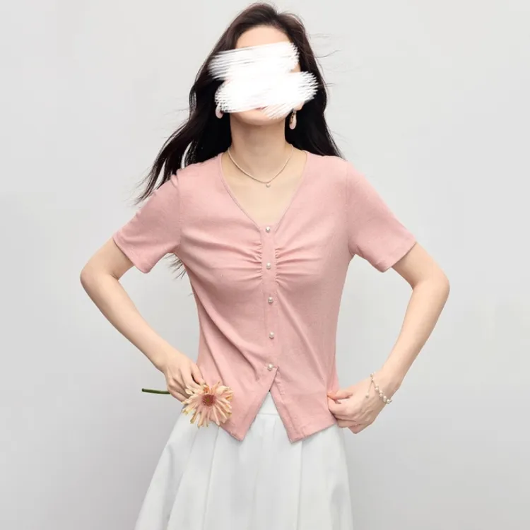 卡莲格/设计感褶皱粉色正肩T恤女夏装新款微胖mm减龄短袖V领上衣