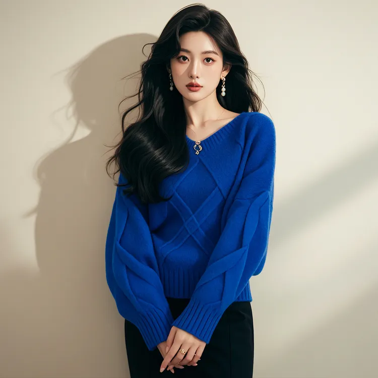冬季穿搭轻熟气质超好看的克莱因蓝小众设计慵懒毛衣女内搭打底衫