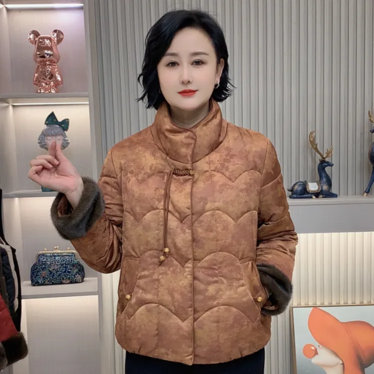 秋冬新款纯色短款减龄显瘦休闲百搭中老年妈妈装