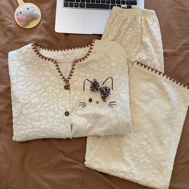 精致秋冬款海岛绒睡衣细绒保暖卡通甜美可爱宽松家居服猫咪套外出