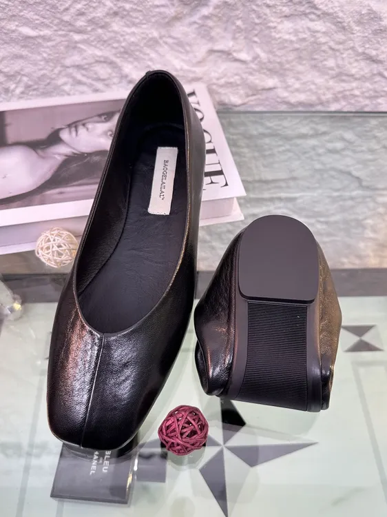 BAOGELAILAL春季25新款平底羊皮单鞋女复古奶奶鞋浅口圆头工作鞋