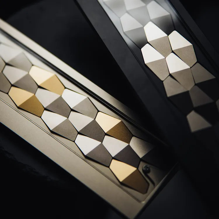 龙鳞铝合金键盘手托（适配65%配列键盘；硅胶连接）办公桌搭精品