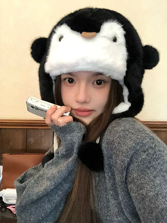 可爱企鹅毛绒帽子女秋冬2025新款雷锋帽防寒保暖毛茸茸护耳帽冬天