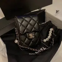 95新 Chanel/香奈儿 多多奢品 香奈儿珍珠竖版滚边手机包/98新