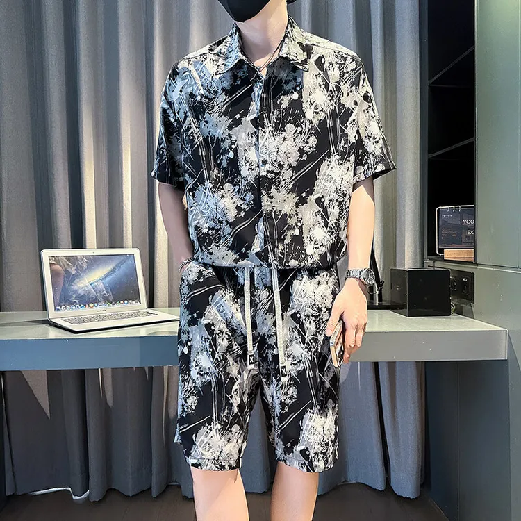 2025新款冰丝休闲男生搭配一整套夏装印花衬衫短袖短裤夏季套装男