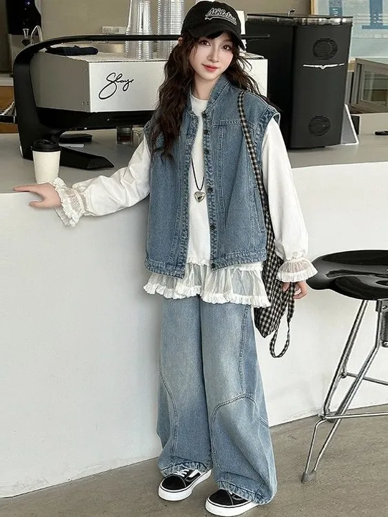 女童春秋款休闲牛仔马甲套装中大童初中生时髦蕾丝洋气儿童春装潮