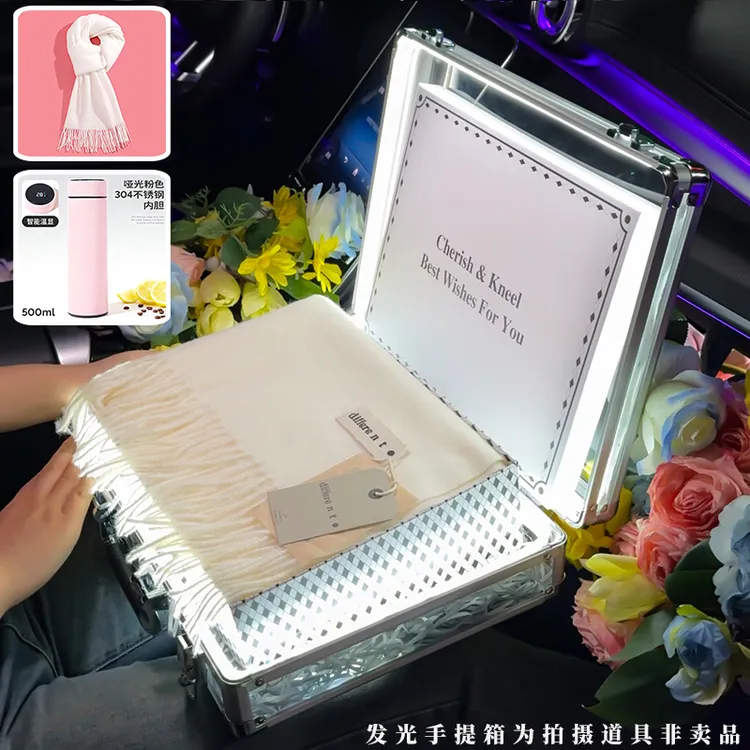 创意2025新年新款加厚围巾礼盒送女朋友老婆女生生日浪漫表白高端