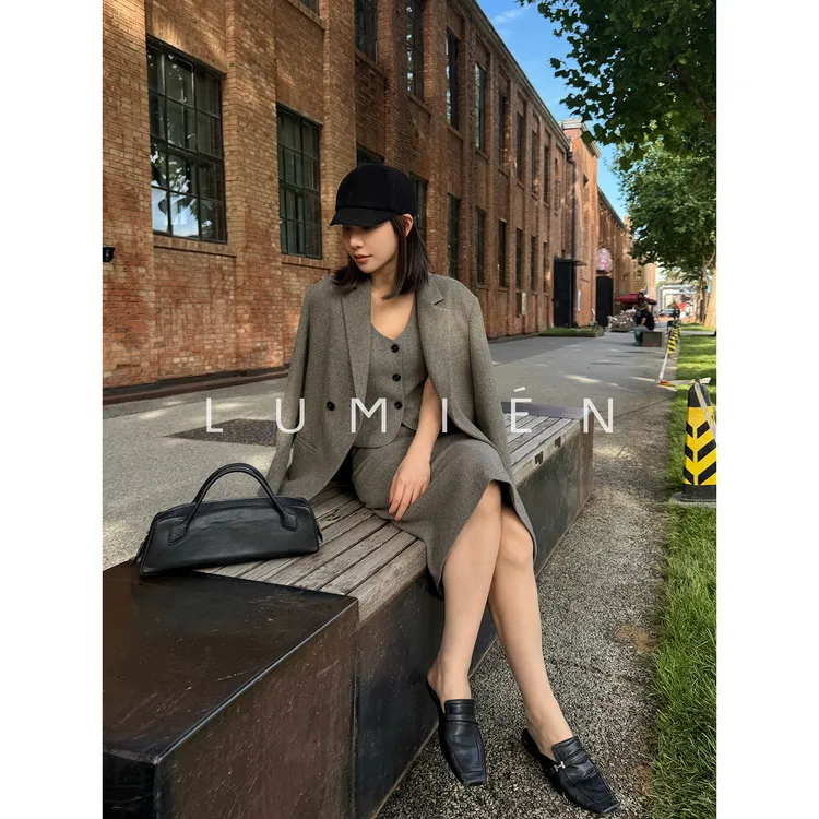 【LUMIEN 新品】“都市漫序”柔软羊毛混纺西装马甲半裙套装LX5DZH123