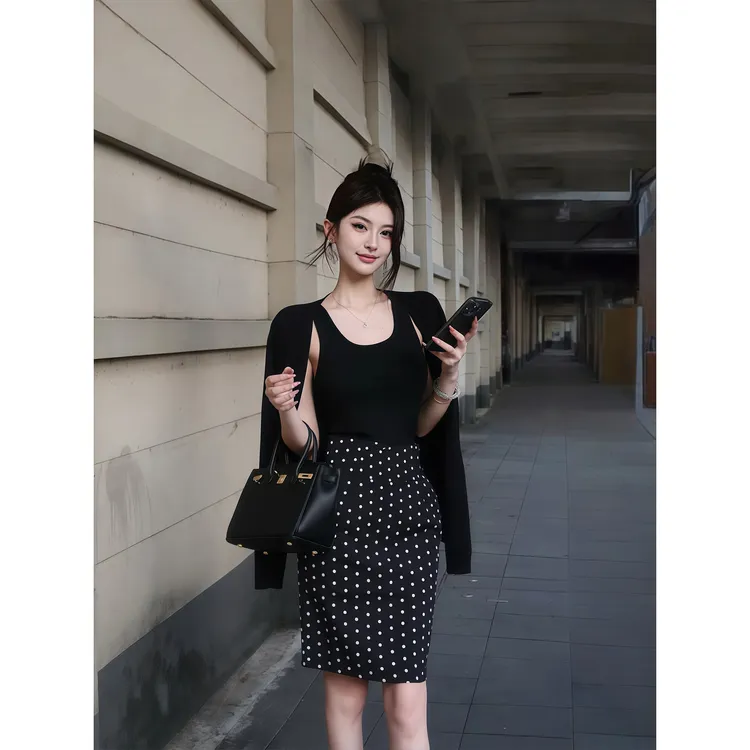 纯欲风气质U领吊带背心开衫外套女秋季新款高腰显瘦半身裙三件套