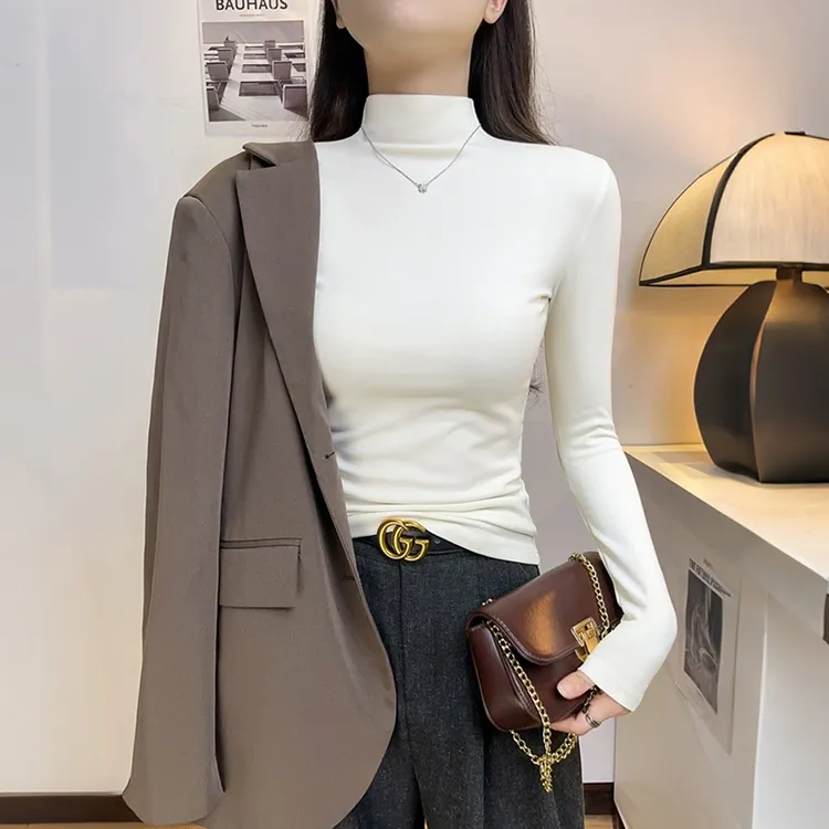 杏色半高领打底衫女内搭高级感2025秋冬新款加绒修身显瘦百搭上衣