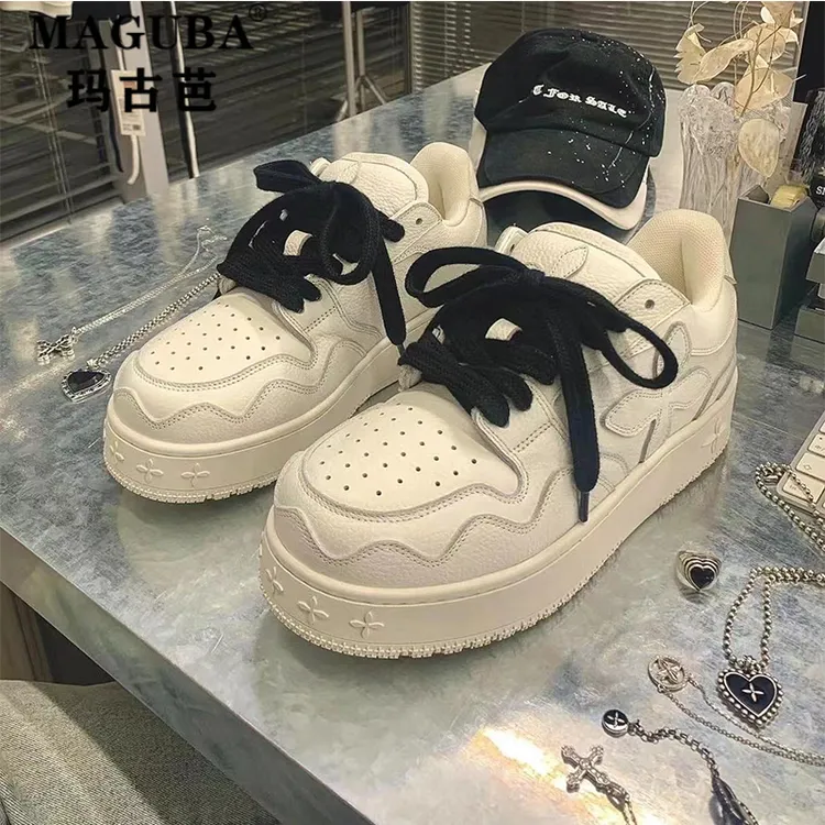 纪诗哲女鞋明星同款厚底增高休闲板鞋女轻便十字花潮流百搭运动鞋