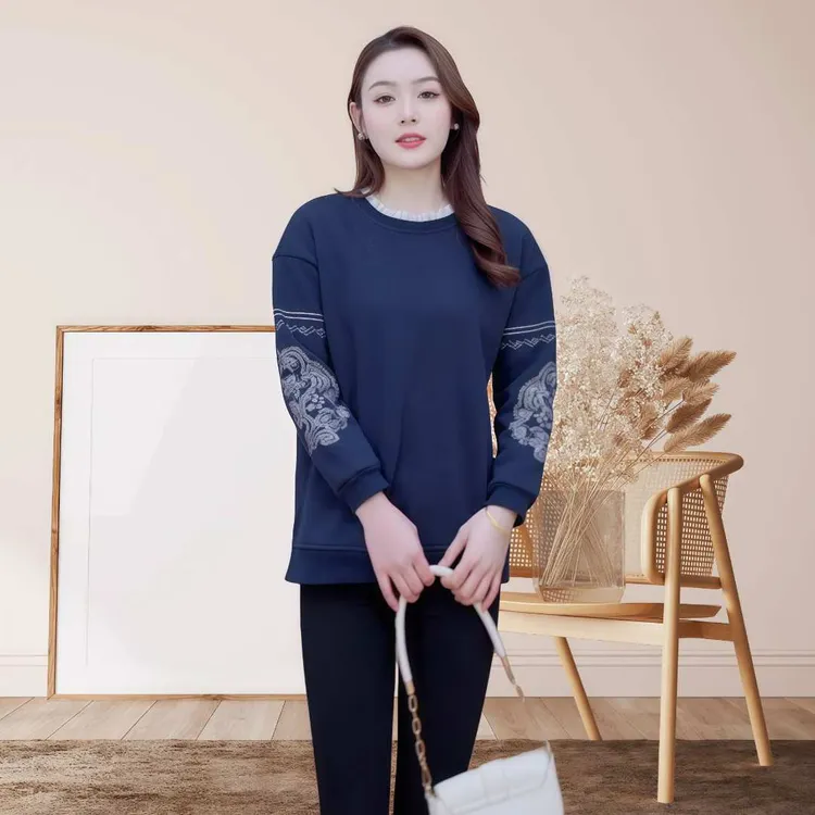 新款大码女刺绣胖MM重法式工减龄遮肉显瘦卫衣女款宽松大版春秋款