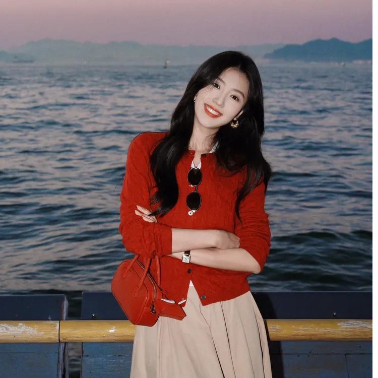 2026春季新款色针织开衫女新年氛围感穿搭麻花复古毛衣上衣半身裙