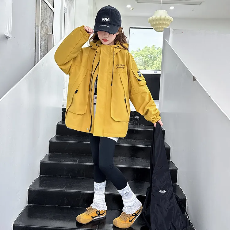 女童冲锋衣秋装2025新款儿童春秋款外套中大童女孩休闲连帽上衣潮