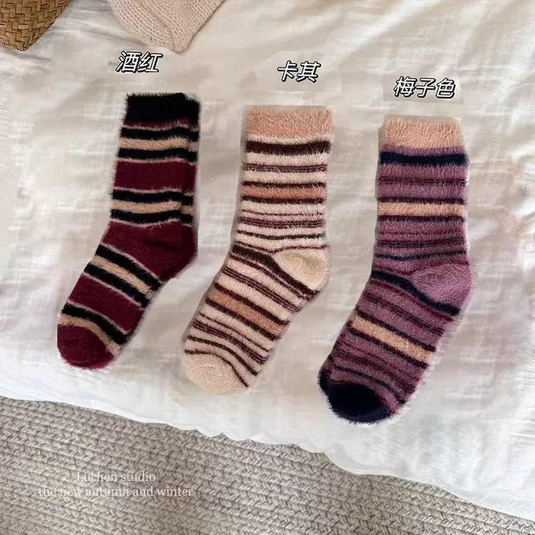 【拍一发三】秋冬保暖水貂绒毛绒加厚袜子 复古条纹拼色中筒袜