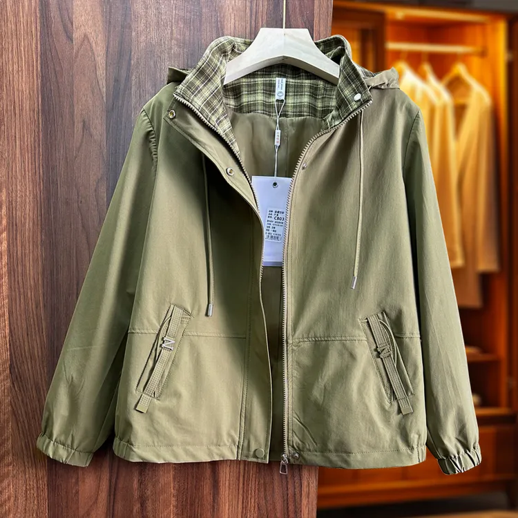 可拆卸帽格领女士风衣中老年妈妈装春秋款洋气时尚高端小个子外套