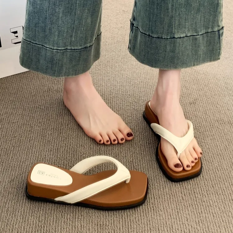 马克西姆方头2025沙滩新款人字拖女夏外时尚夏季银色外穿拖鞋凉鞋