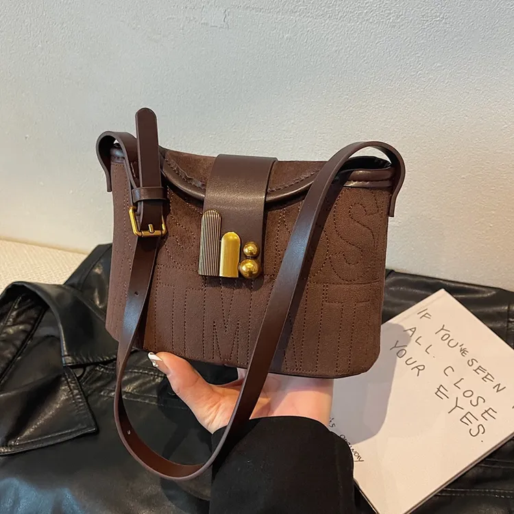 复古小众设计包包女2025新款秋冬休闲麂皮绒单肩包质感斜挎水桶包