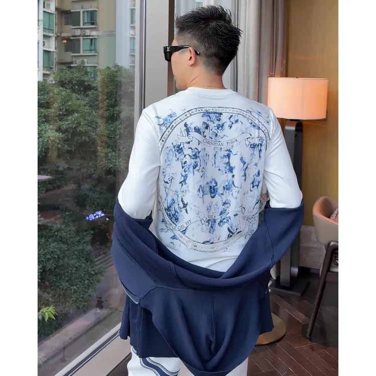 【繁华世界】莫代尔直喷印花打底上衣蜜蜂刺绣贴身长袖T恤李查德