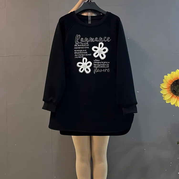 秋冬新款韩版简约镶钻立体花朵时尚百搭宽松遮肚加绒加厚卫衣